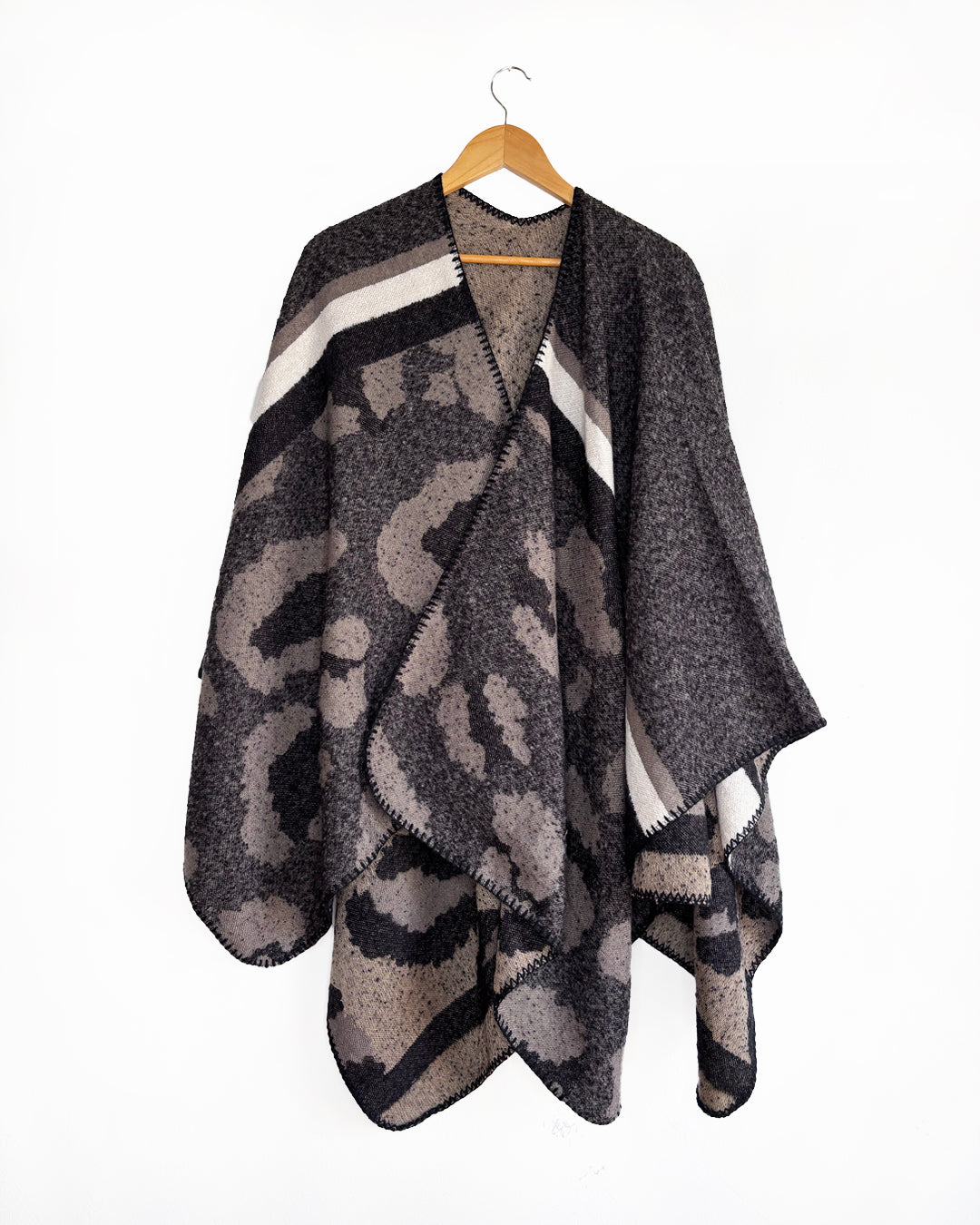 Reversible Wrap - Animal Brown / Black