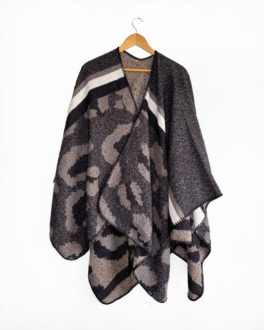 Reversible Wrap - Animal Brown / Black