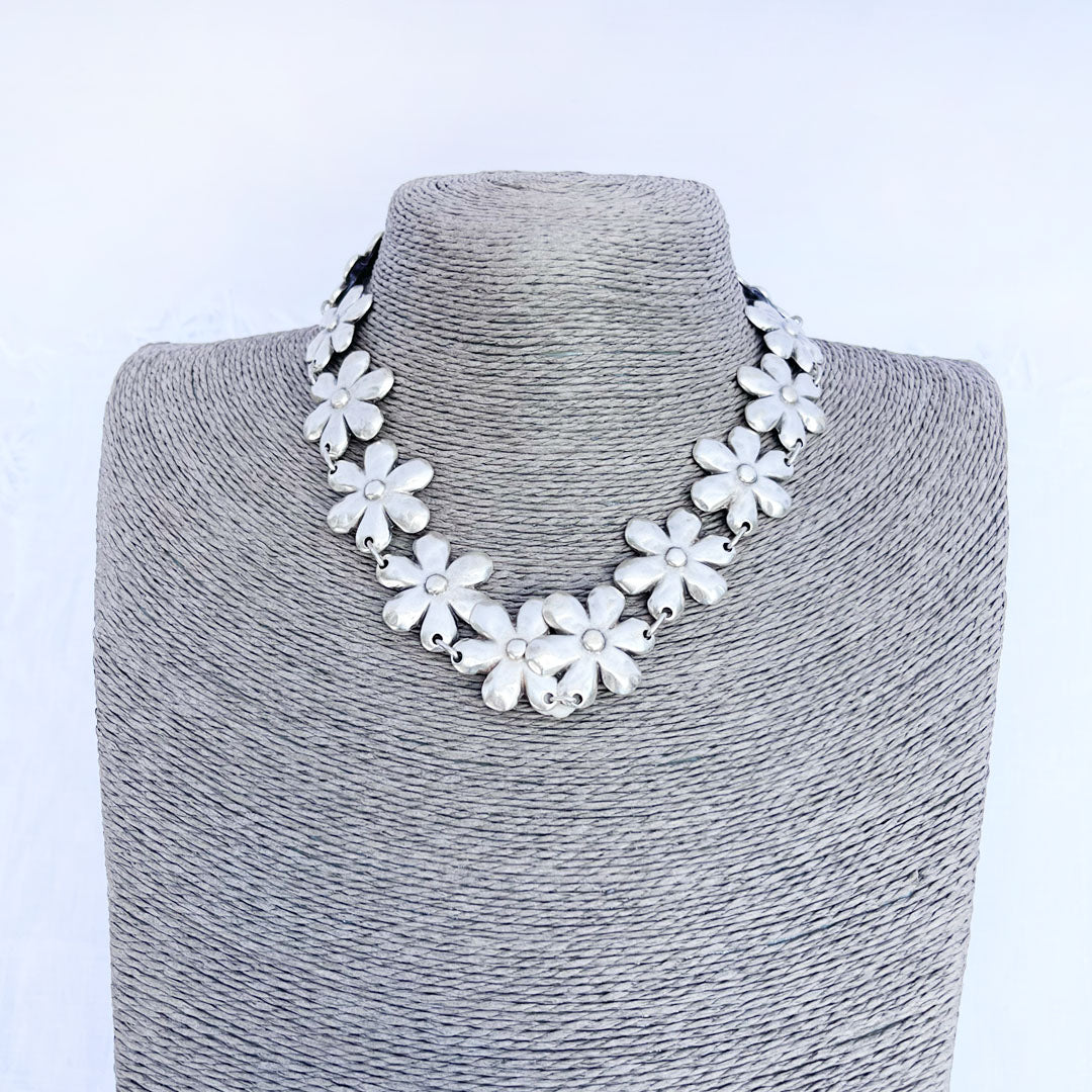 Daisy Silver Necklace