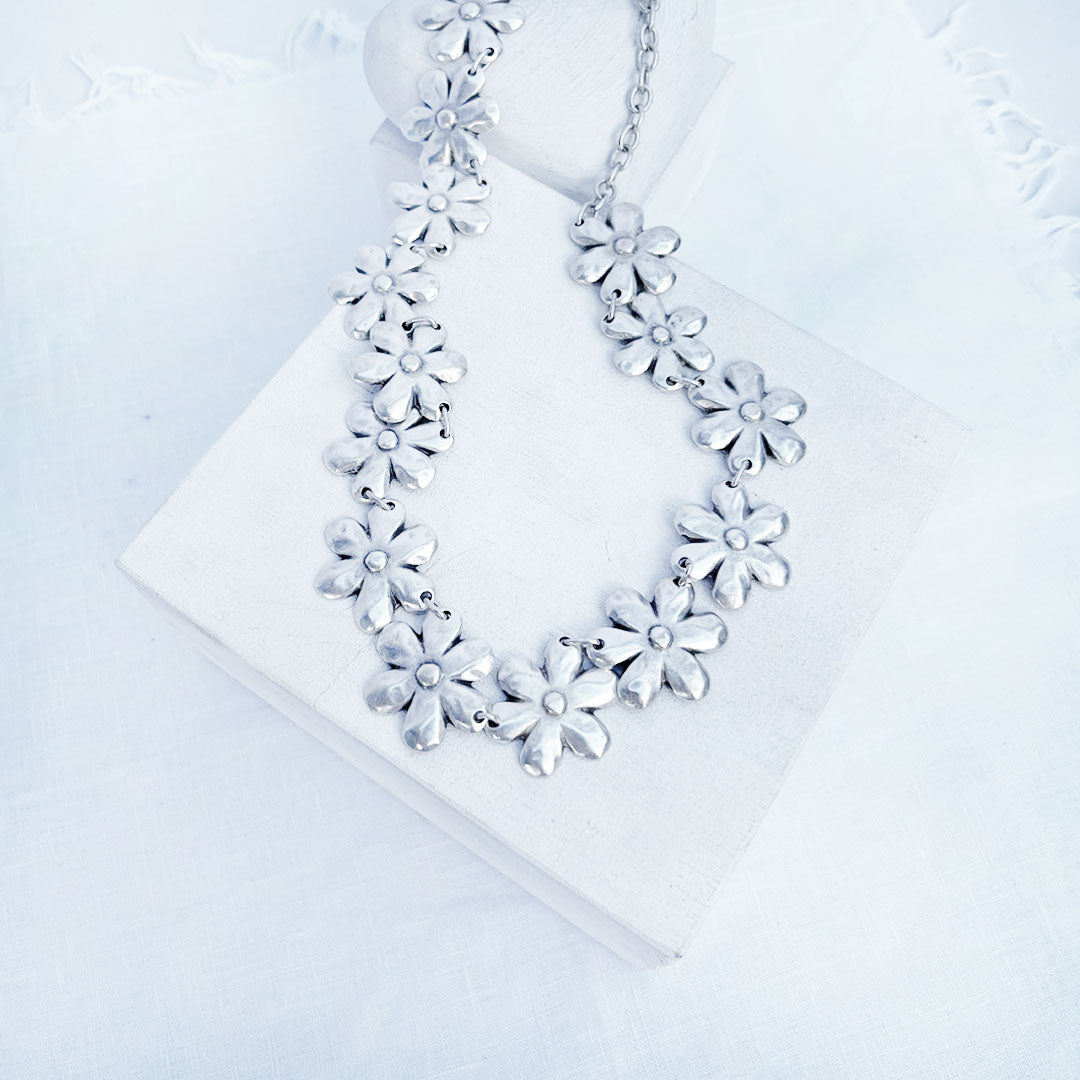 Daisy Silver Necklace